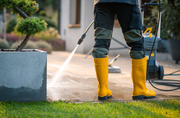 Best Commercial Building Pressure Washing  in New London, WI